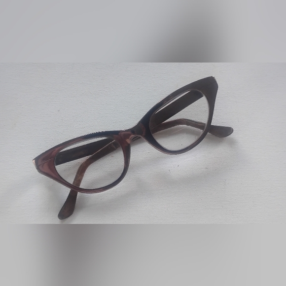 Vintage Tura Metal Cateye Sunglasses. NOS - Picture 2 of 7